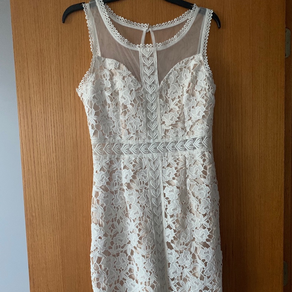 Red Dress Boutique White Lace